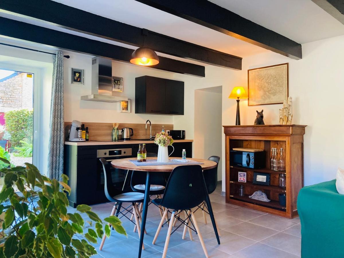 Charmante petite maison rénovée Quistinic Extérieur photo