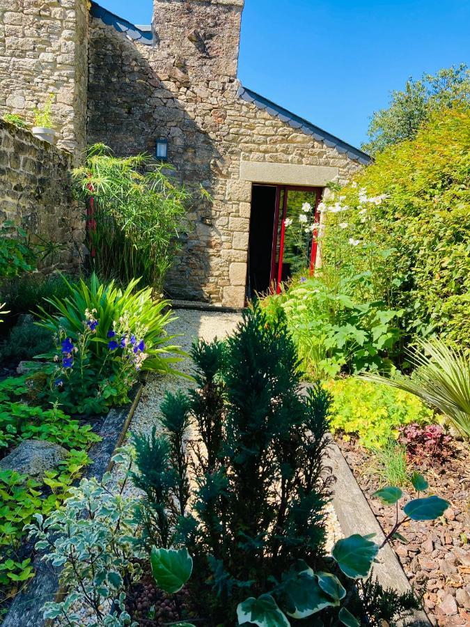 Charmante petite maison rénovée Quistinic Extérieur photo