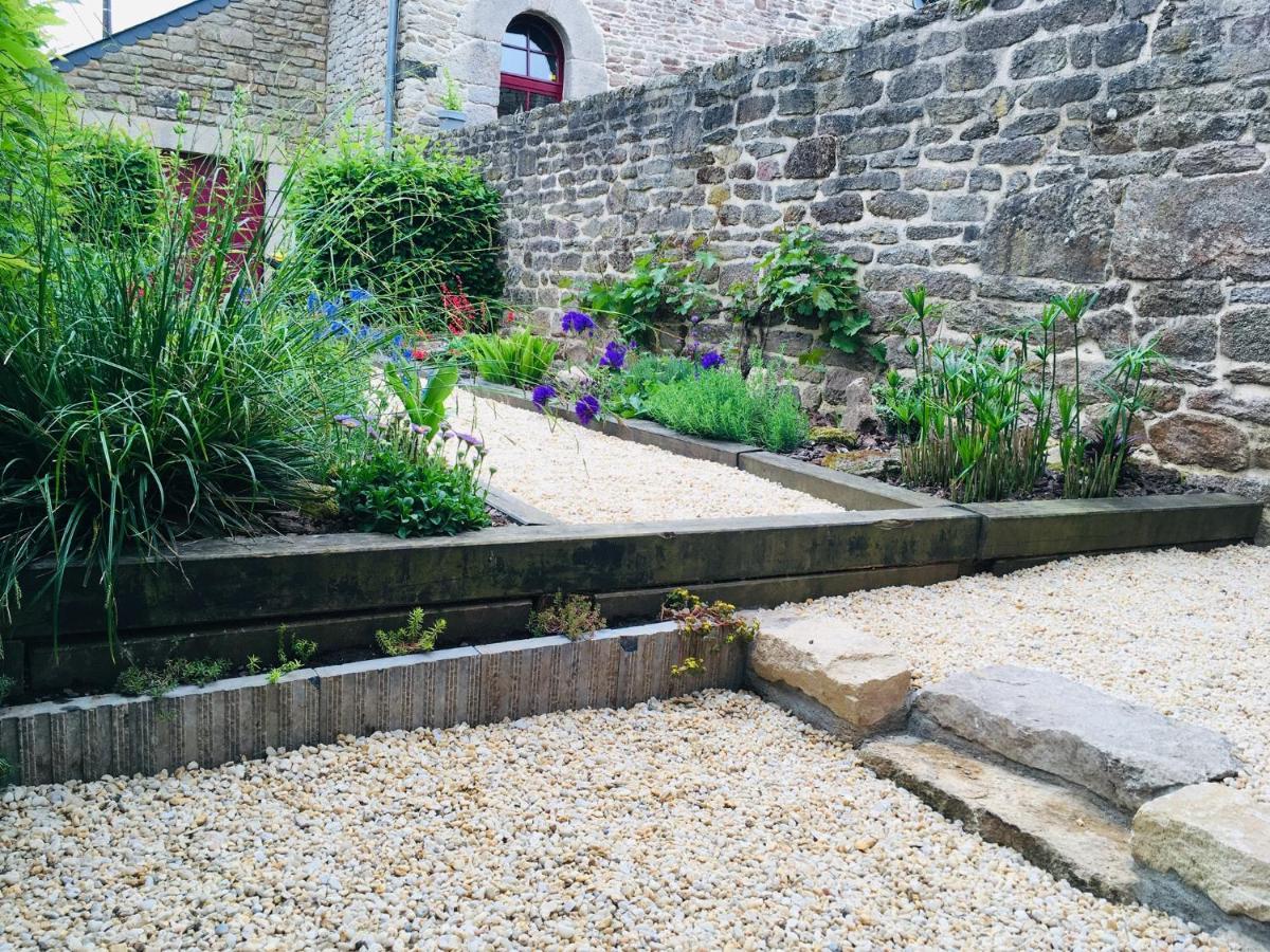 Charmante petite maison rénovée Quistinic Extérieur photo